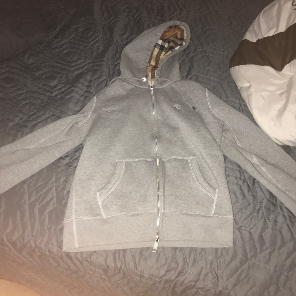 Burberry sweater